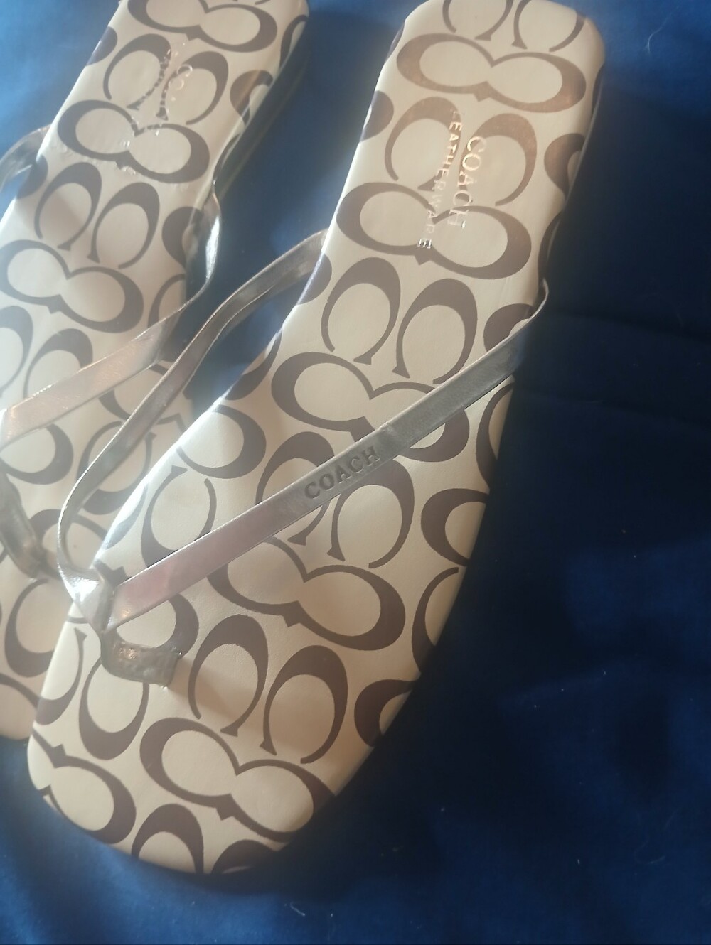 Coach Monogram T Strap Flip Flops Size 10 (41) - Picture 8 of 16